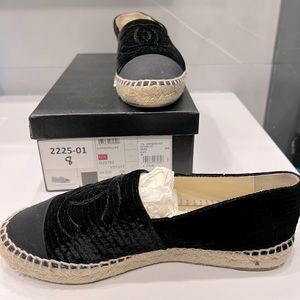 Chanel black CC velvet espadrille size 38